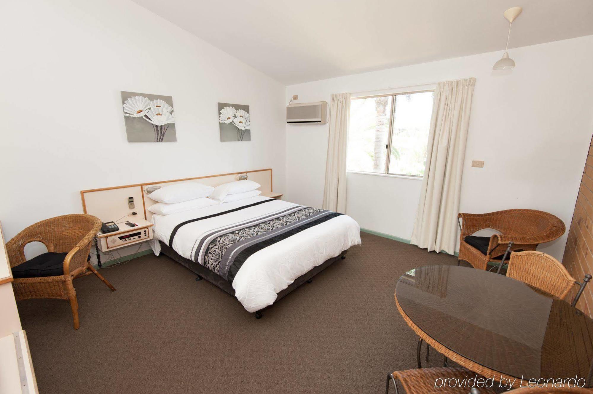Wild Scotsman Motor Inn Gin Gin Qld Luaran gambar
